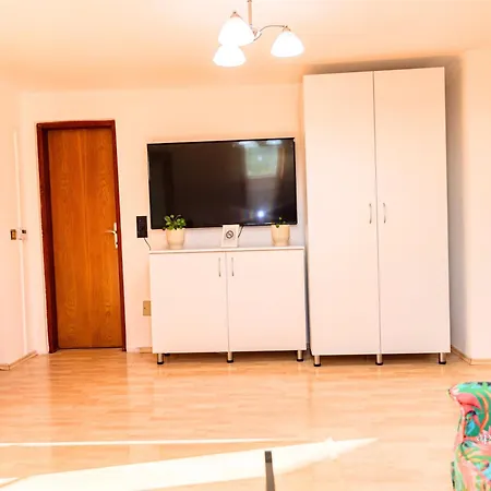Apartman Aya *